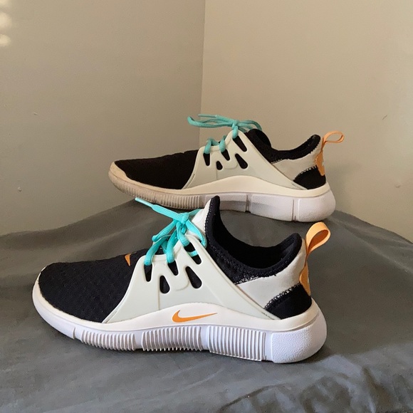Nike Shoes - Nike Acalme Sneakers